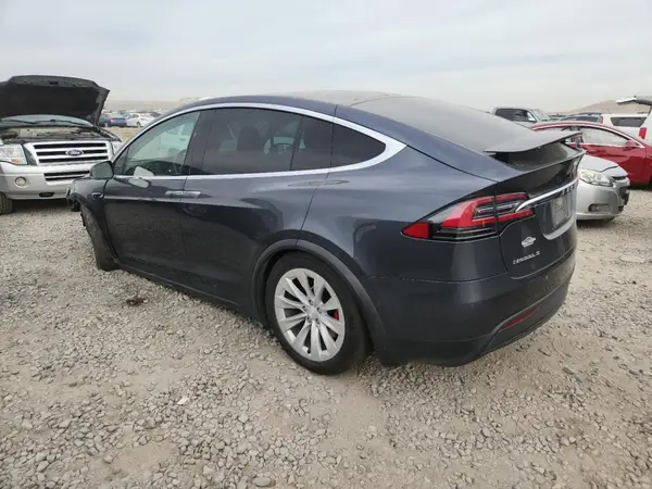 5YJXCDE4XHF034856 2017 TESLA MODEL X - Image 2