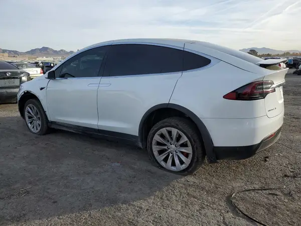 5YJXCDE4XJF090110 2018 TESLA MODEL X - Image 2