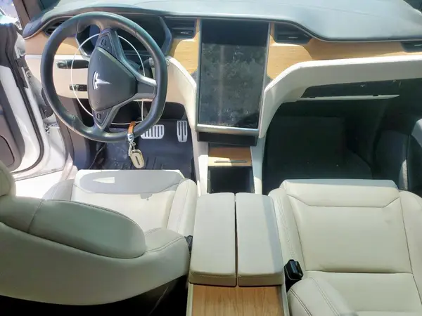 5YJXCDE4XKF196848 2019 TESLA MODEL X - Image 8