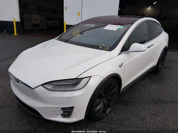 5YJXCDE4XLF265071 2020 TESLA MODEL X - Image 2