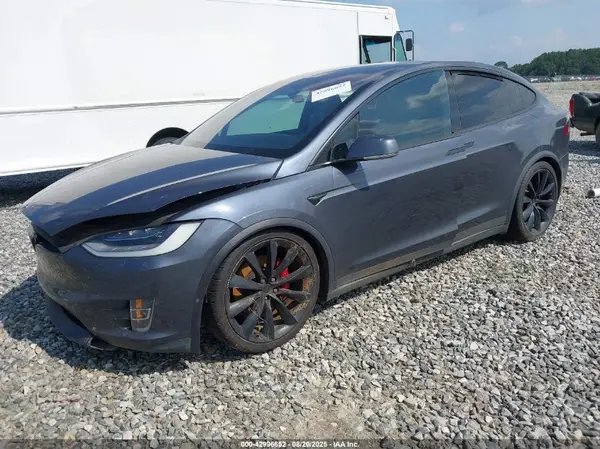 5YJXCDE4XLF281576 2020 TESLA MODEL X - Image 2