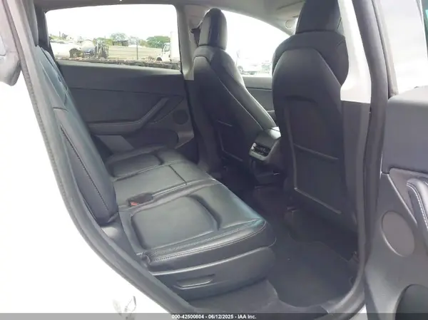 5YJYGAED0MF176005 2021 TESLA MODEL Y - Image 8