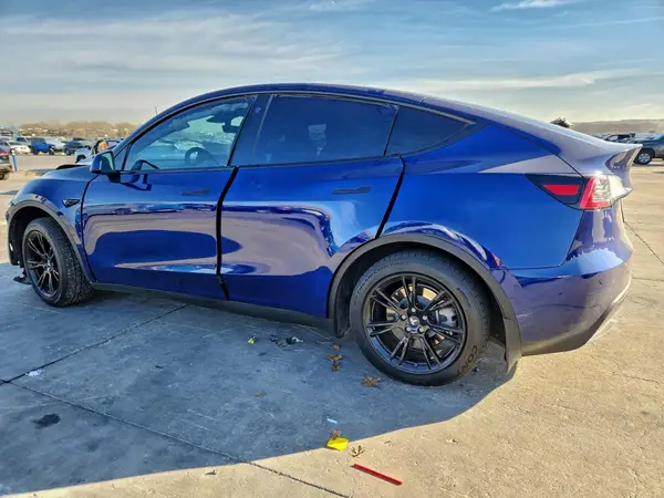 5YJYGAED5MF142741 2021 TESLA MODEL Y - Image 2