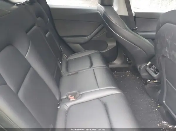 5YJYGAED6MF136348 2021 TESLA MODEL Y - Image 8
