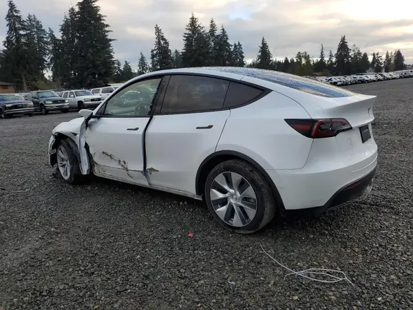 5YJYGAEDXMF174021 2021 TESLA MODEL Y - Image 2