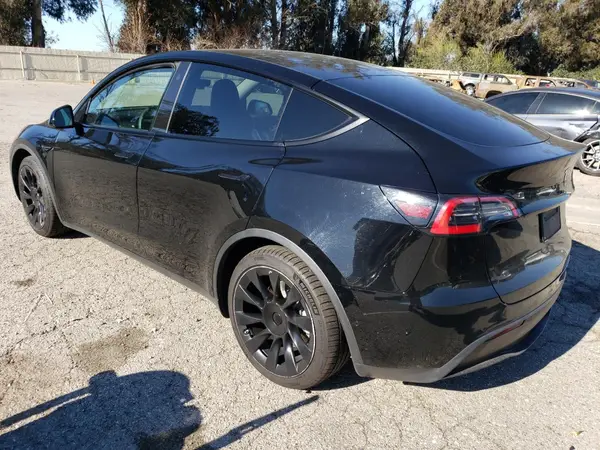 5YJYGAEE0MF115648 2021 TESLA MODEL Y - Image 2