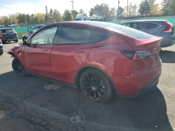 5YJYGAEE0MF136628 2021 TESLA MODEL Y - Image 2