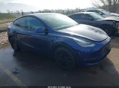 5YJYGAEE0MF136712 2021 TESLA MODEL Y