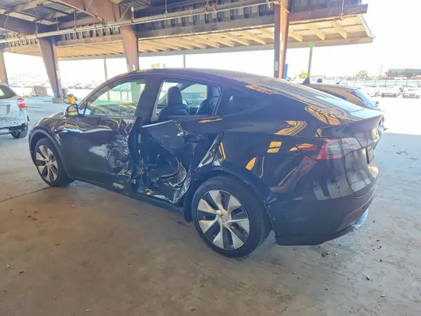 5YJYGAEE0MF154899 2021 TESLA MODEL Y - Image 2