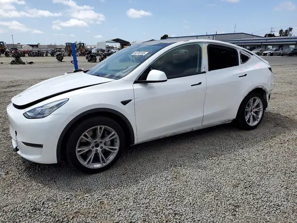5YJYGAEE0MF159388 2021 TESLA MODEL Y - Image 1