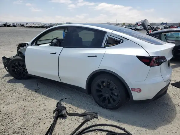 5YJYGAEE0MF178975 2021 TESLA MODEL Y - Image 2