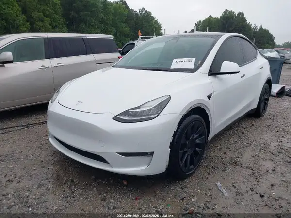 5YJYGAEE0MF187983 2021 TESLA MODEL Y - Image 2