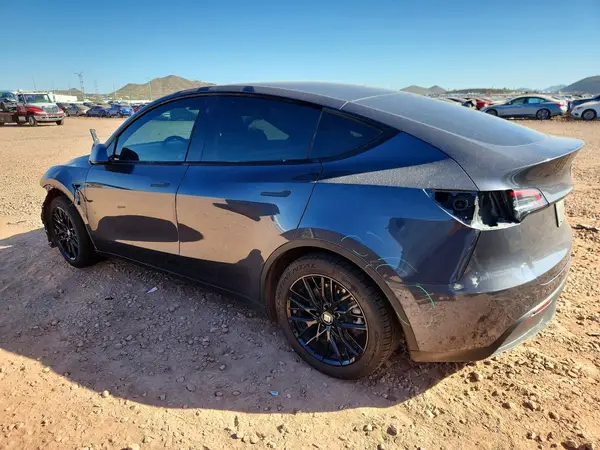 5YJYGAEE0MF190687 2021 TESLA MODEL Y - Image 2