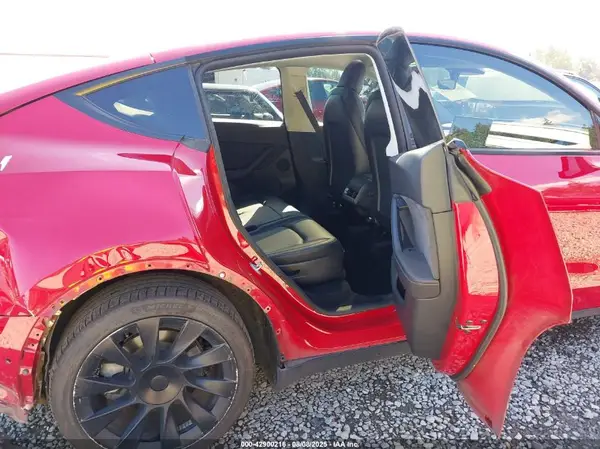 5YJYGAEE0MF199082 2021 TESLA MODEL Y - Image 8