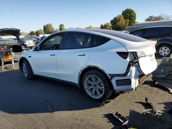 5YJYGAEE0MF231450 2021 TESLA MODEL Y - Image 2
