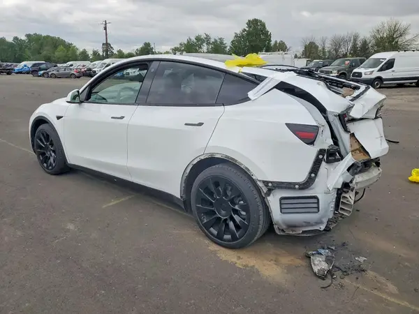 5YJYGAEE0MF232081 2021 TESLA MODEL Y - Image 2