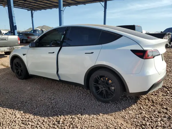 5YJYGAEE0MF235451 2021 TESLA MODEL Y - Image 2
