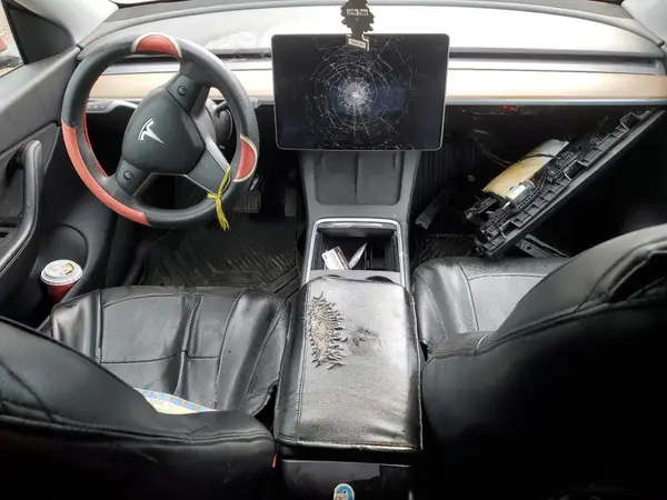 5YJYGAEE0MF262746 2021 TESLA MODEL Y - Image 8