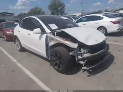5YJYGAEE0MF270586 2021 TESLA MODEL Y