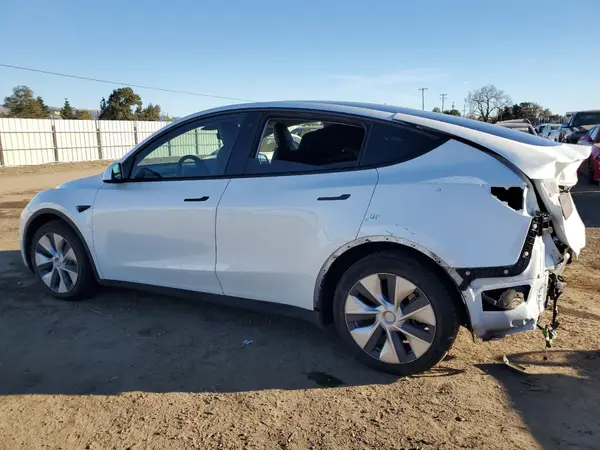 5YJYGAEE0MF272547 2021 TESLA MODEL Y - Image 2