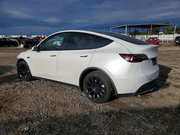 5YJYGAEE0MF273200 2021 TESLA MODEL Y - Image 2