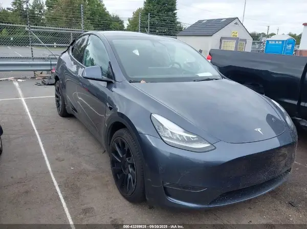 5YJYGAEE0MF299151 2021 TESLA MODEL Y - Image 1