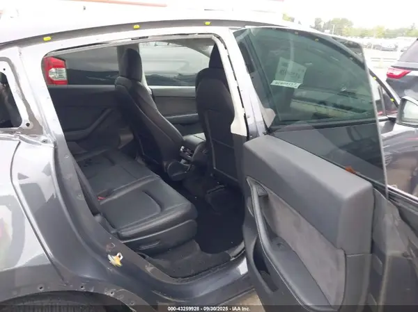 5YJYGAEE0MF299151 2021 TESLA MODEL Y - Image 8