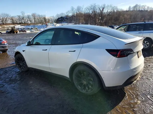 5YJYGAEE1MF111463 2021 TESLA MODEL Y - Image 2