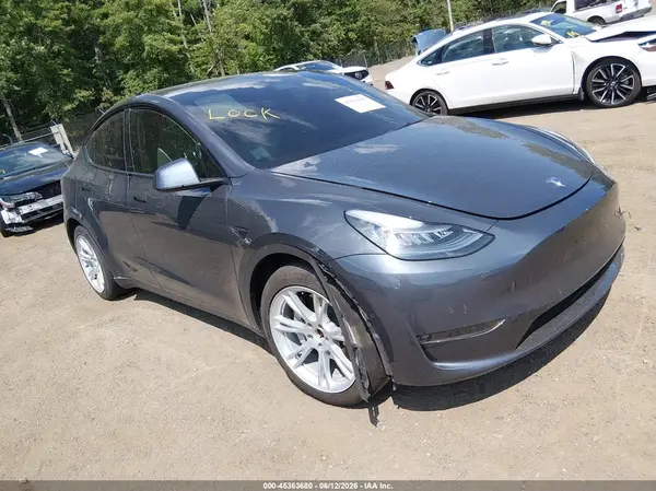 5YJYGAEE1MF130983 2021 TESLA MODEL Y - Image 1
