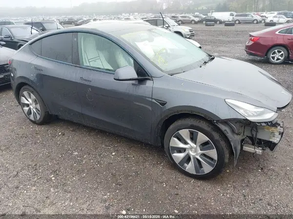 5YJYGAEE1MF145161 2021 TESLA MODEL Y - Image 1