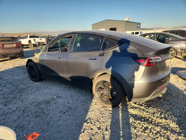 5YJYGAEE1MF173901 2021 TESLA MODEL Y - Image 2