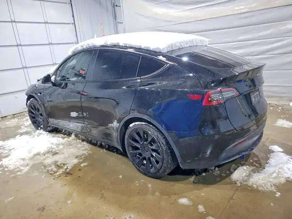 5YJYGAEE1MF195106 2021 TESLA MODEL Y - Image 2