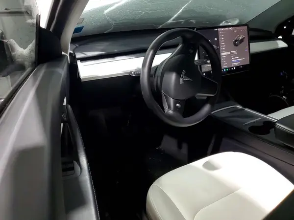 5YJYGAEE1MF195106 2021 TESLA MODEL Y - Image 8