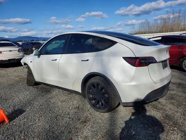 5YJYGAEE1MF203902 2021 TESLA MODEL Y - Image 2