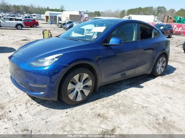 5YJYGAEE1MF207948 2021 TESLA MODEL Y - Image 2