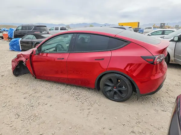 5YJYGAEE1MF216889 2021 TESLA MODEL Y - Image 2