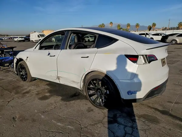 5YJYGAEE1MF217718 2021 TESLA MODEL Y - Image 2