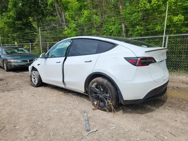 5YJYGAEE1MF263579 2021 TESLA MODEL Y - Image 2
