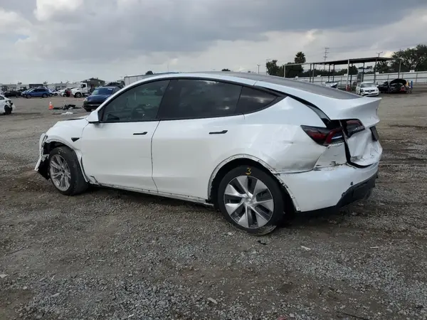 5YJYGAEE2MF146769 2021 TESLA MODEL Y - Image 2
