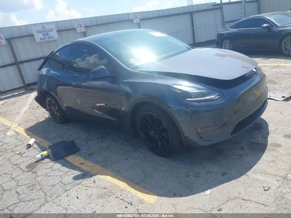 5YJYGAEE2MF148702 2021 TESLA MODEL Y - Image 1