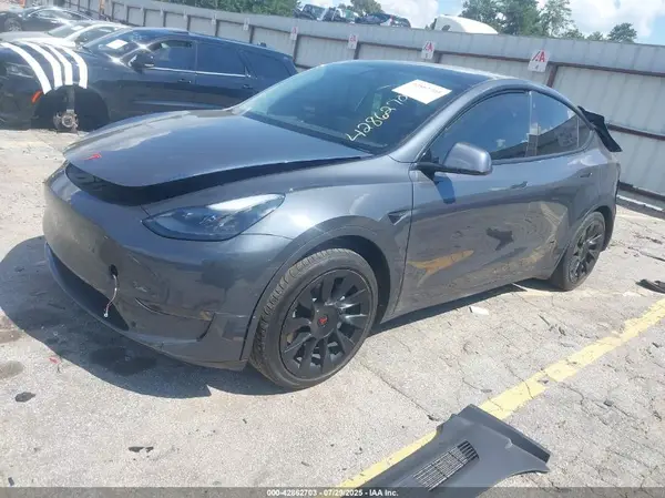5YJYGAEE2MF148702 2021 TESLA MODEL Y - Image 2