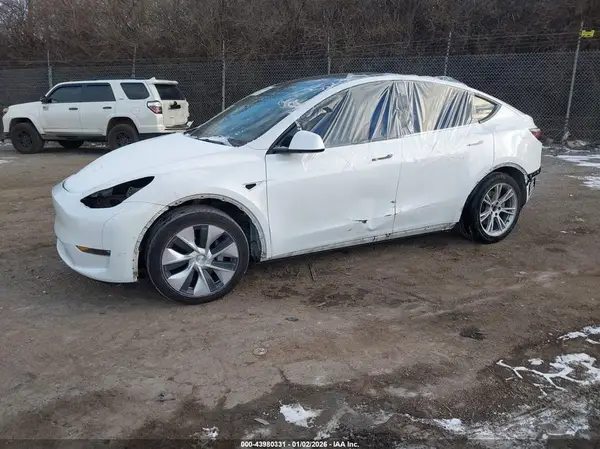 5YJYGAEE2MF180095 2021 TESLA MODEL Y - Image 2