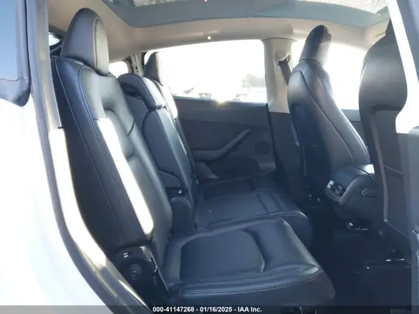 5YJYGAEE2MF188813 2021 TESLA MODEL Y - Image 8