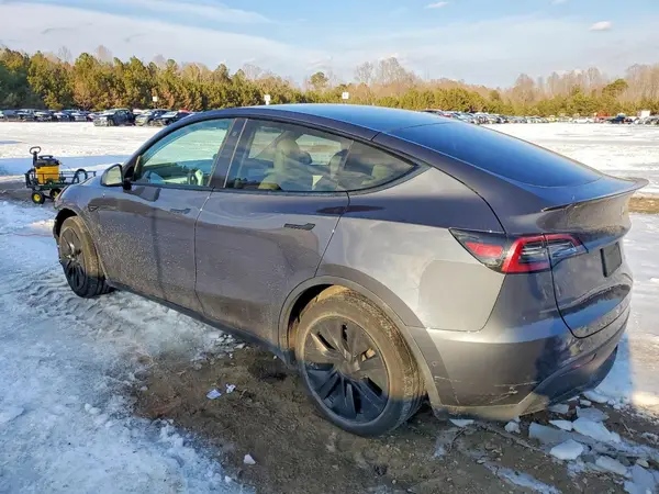 5YJYGAEE2MF189279 2021 TESLA MODEL Y - Image 2