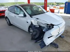 5YJYGAEE2MF189900 2021 TESLA MODEL Y