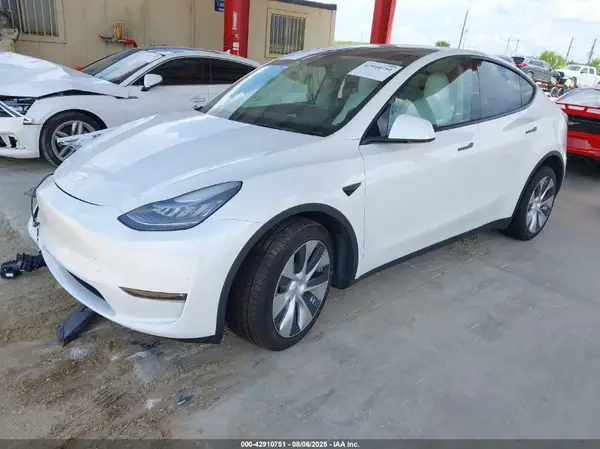 5YJYGAEE2MF189900 2021 TESLA MODEL Y - Image 2