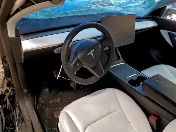 5YJYGAEE2MF195163 2021 TESLA MODEL Y - Image 8