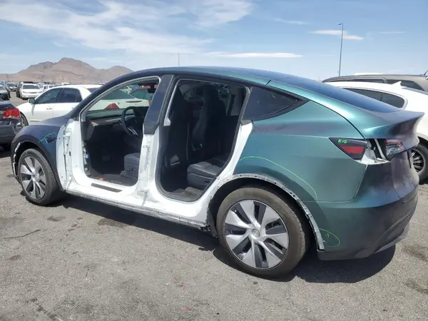 5YJYGAEE2MF244779 2021 TESLA MODEL Y - Image 2