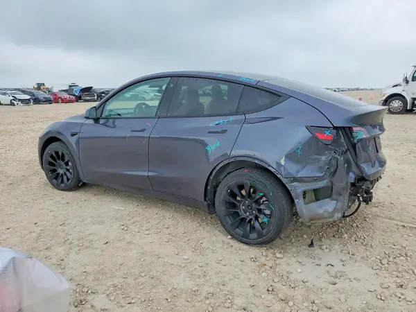 5YJYGAEE2MF295120 2021 TESLA MODEL Y - Image 2