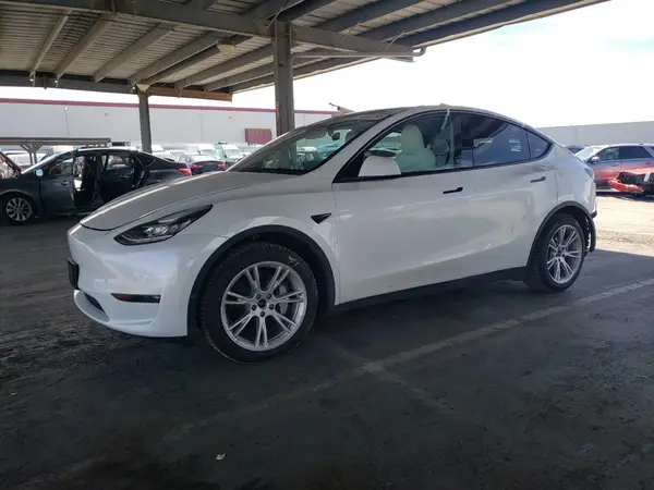 5YJYGAEE2MF305757 2021 TESLA MODEL Y - Image 1